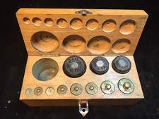 Gruppe alter Gewichte für