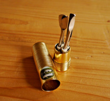 DDR Schwarzburg Blechdose mit Fingernagelset Urlaubsandenken 6,5x1,5 Souvenir