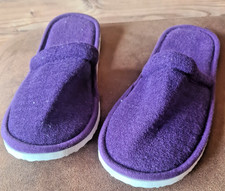 Neue Haus- und Badelatschen in Lila, Gr. 37, Frottee
