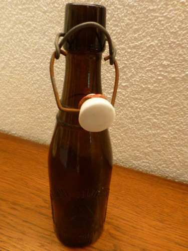 Alte prägeflasche - ,