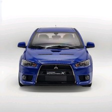Mitsubishi Lancer Evo X blau