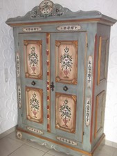 VOGLAUER BAUERNSCHRANK ANNO 1700 ALTBLAU HANDBEMALT NEUZUSTAND