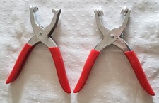 Ösen-Zange und Druckknopf-Zange mit roten Griffen aus Metall Gebraucht