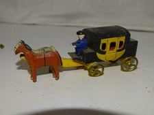 VITRINENMODELL - POSTKUTSCHE  aus HOLZ - ca. 9 x 3,5 cm