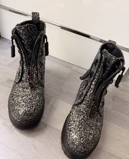 Stylischer Bootie / Stiefelette, Glitzer, Schwarz-Silber , Gr 39, Reißverschluss
