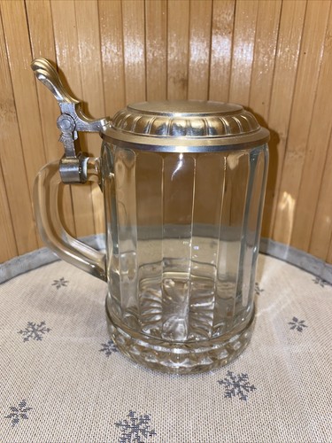 Alter bierkrug aus glas mit - alter,