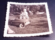 Altes Foto kleines Kind mit