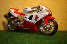 1:18 Yamaha YZF-R1 Weiss Rot Chrom YATMING 01051