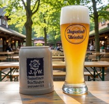 Tonkrug und Weissbierglas -