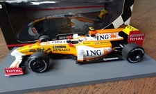 Minichamps Renault R29 No. 8