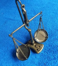 kleine antike Apothekerwaage