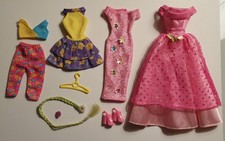 Barbie Konvolut Kleider/Kleidung/Zubehör 90er Mattel