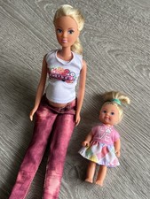 Schwangere Barbie und Tochter