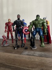 Marvel Avangers Superheros Sammlung 10 Figuren inkl Zubehör - Zustand 2+ NP 280€