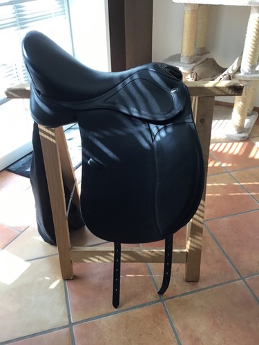 Dressursattel der firma - dressursattel,