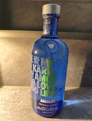Absolut vodka drop love - drop, of