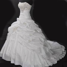 prachtvolles Brautkleid