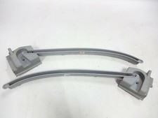 Orig. Mercedes E Klasse W210 Kombi Laderaumabdeckung Führung Schiene A2108600122