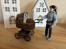 Moderner Miniatur Kinderwagen