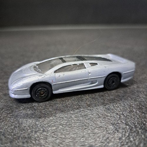 Maisto jaguar xj220 63 - , m11