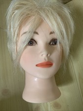Kopf Friseurkopf Frisieren Blond Model Frau Schminkkopf Aufstecken Haare  Schnei