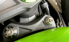 Suzuki GSX1300R Hayabusa 1999 - 2015 Benzin Tank Halter Schrauben Kit Titan GR5