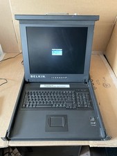 Belkin LCD Rack-Konsole mit 8-Port KVM