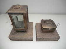 Grablampe, Grableuchte, Grablaterne und Weihwasserkessel aus Bronze mit Sockel  