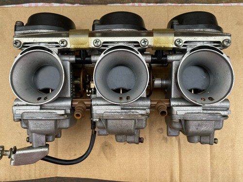Triumph 900 carburettors