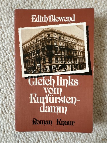 Edith biewend gleich links - links, vom