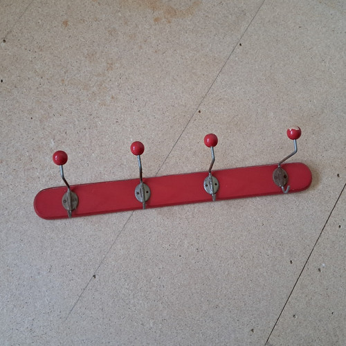 Rote hakenleiste aus - aus, holz