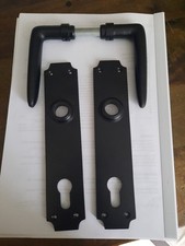 Schöner schwerer TÜRBESCHLAG