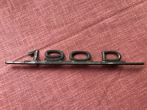 Originaler schriftzug mercedes - schriftzug,