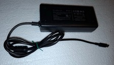 ❇️ i-tec Universal Charger