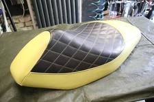 Sitzbank Gilera Runner 50 125 200 (ab 2006) Sattel Seat 675105 Bezug gelb