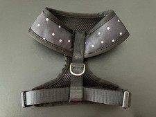 Hundegeschirr Brustgeschirr Softgeschirr für Hunde in Schwarz mit weißen Punkten