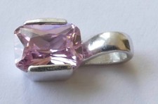 Anhänger rosafarbener