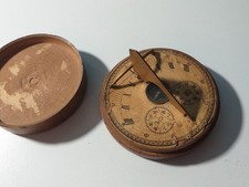 Kompass Sonnenuhr China Japan