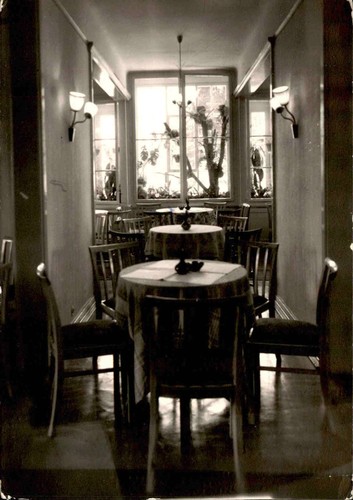 Cafe und konditorei - und,
