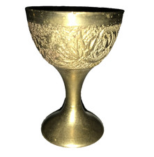 Kleine Messingbecher