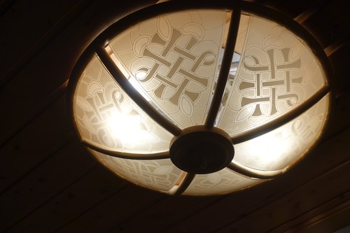 Deckenlampe halbrund mit