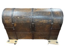 Antike Holztruhe (140x80x50cm)