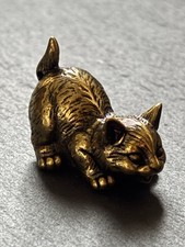 Verspielte Katze Messing |