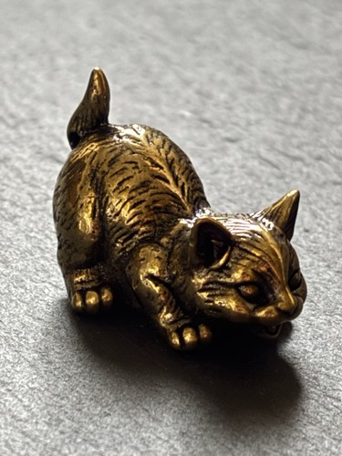 Verspielte katze messing - verspielte,