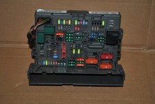 BMW E81 E87 E90 E91 E92 E93 Stromverteiler mit Sicherung Sicherungskasten vorne