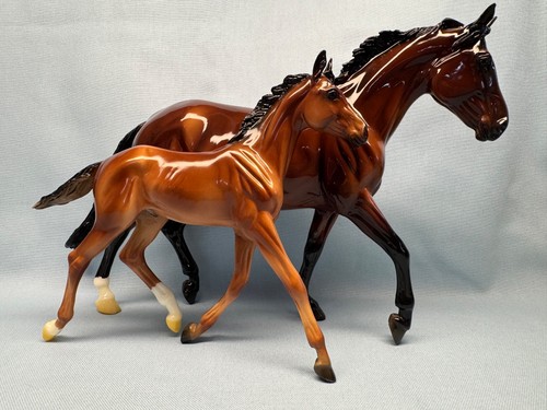 Breyer model horse gg - breyer,
