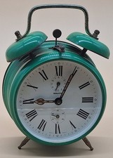 Mechanischer Wecker von Mauthe in grün mit römischen Ziffern