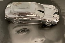 Porsche Panamera Turbo Aluminium "CHROME“ Briefbeschwerer | Sammlerstück 1:43
