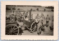 Wehrmacht Feldkochherd Gulaschkanone und Soldaten - WK2 Foto 10x7cm