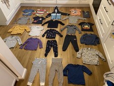 Kinder Jungen Kleidungspaket 23 Teile Gr. 98 Shirts Hosen Pullover Pyjama 